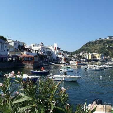 Večne zelený ostrov Ischia so sopkou Monte Epomeo a návšteva ostrova Procida – polpenzia 019