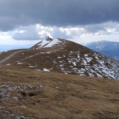 Schneeberg: Alpský treking na najvyšší vrchol Dolného Rakúska a jazda legendárnym Salamandrom 007