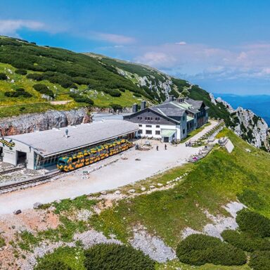Schneeberg: Alpský treking na najvyšší vrchol Dolného Rakúska a jazda legendárnym Salamandrom 065