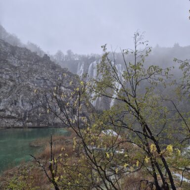 Smaragdové Plitvice a večerný Záhreb 008