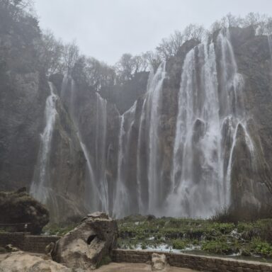 Smaragdové Plitvice a večerný Záhreb 014