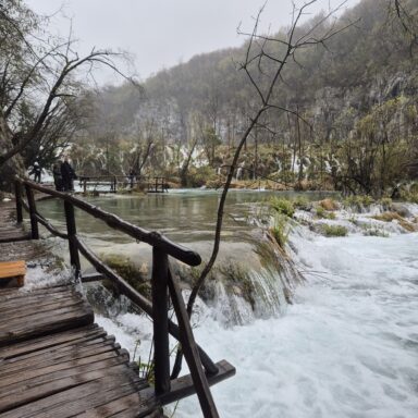 Smaragdové Plitvice a večerný Záhreb 016