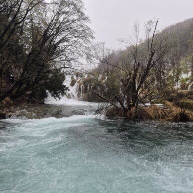 Smaragdové Plitvice a večerný Záhreb 017