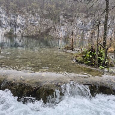 Smaragdové Plitvice a večerný Záhreb 020