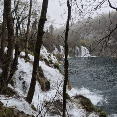 Smaragdové Plitvice a večerný Záhreb 021