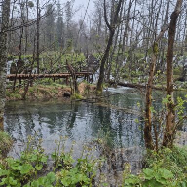 Smaragdové Plitvice a večerný Záhreb 025