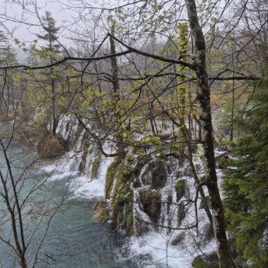 Smaragdové Plitvice a večerný Záhreb 030