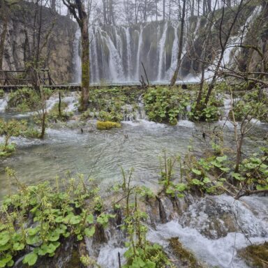 Smaragdové Plitvice a večerný Záhreb 039