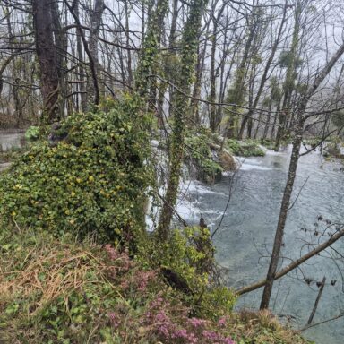 Smaragdové Plitvice a večerný Záhreb 050
